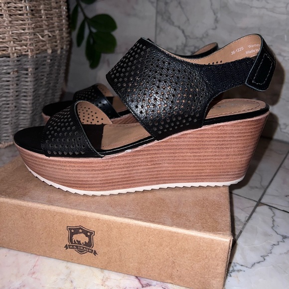 Trask Leather & Wood base Wedges - Picture 2 of 3